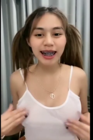 คลิปไลฟ์สาวตัวเล็กหุ่นดีเต้นโชว์เอวพริ้วๆ