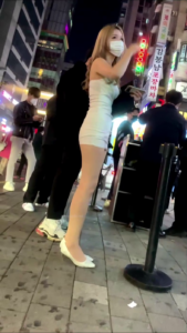 คลิปตามแอบถ่ายใต้กระโปรงพริตตี้สาวสุดเซ็กซี่