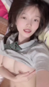คลิปหลุดวัยรุ่นสาวจะส่งคลิปให้แฟนแต่ดันอัพลงทวิตเตอร์